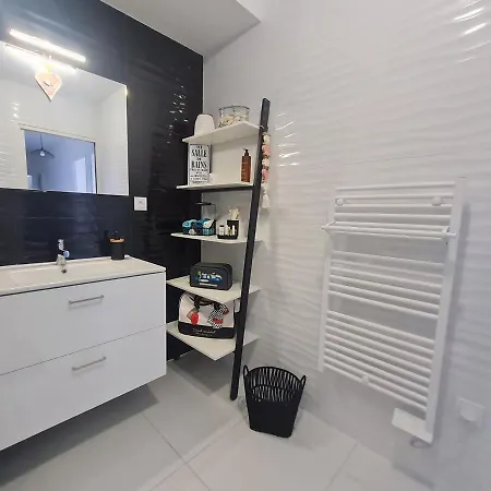 Recent Avec Balcon, Parking Et Internet A - Fr-1-584-300 Daire
